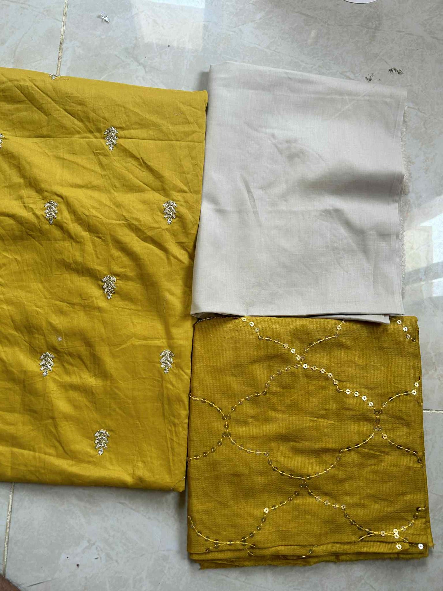 J. 03 PC UNSTITCH SUIT /YELLOW