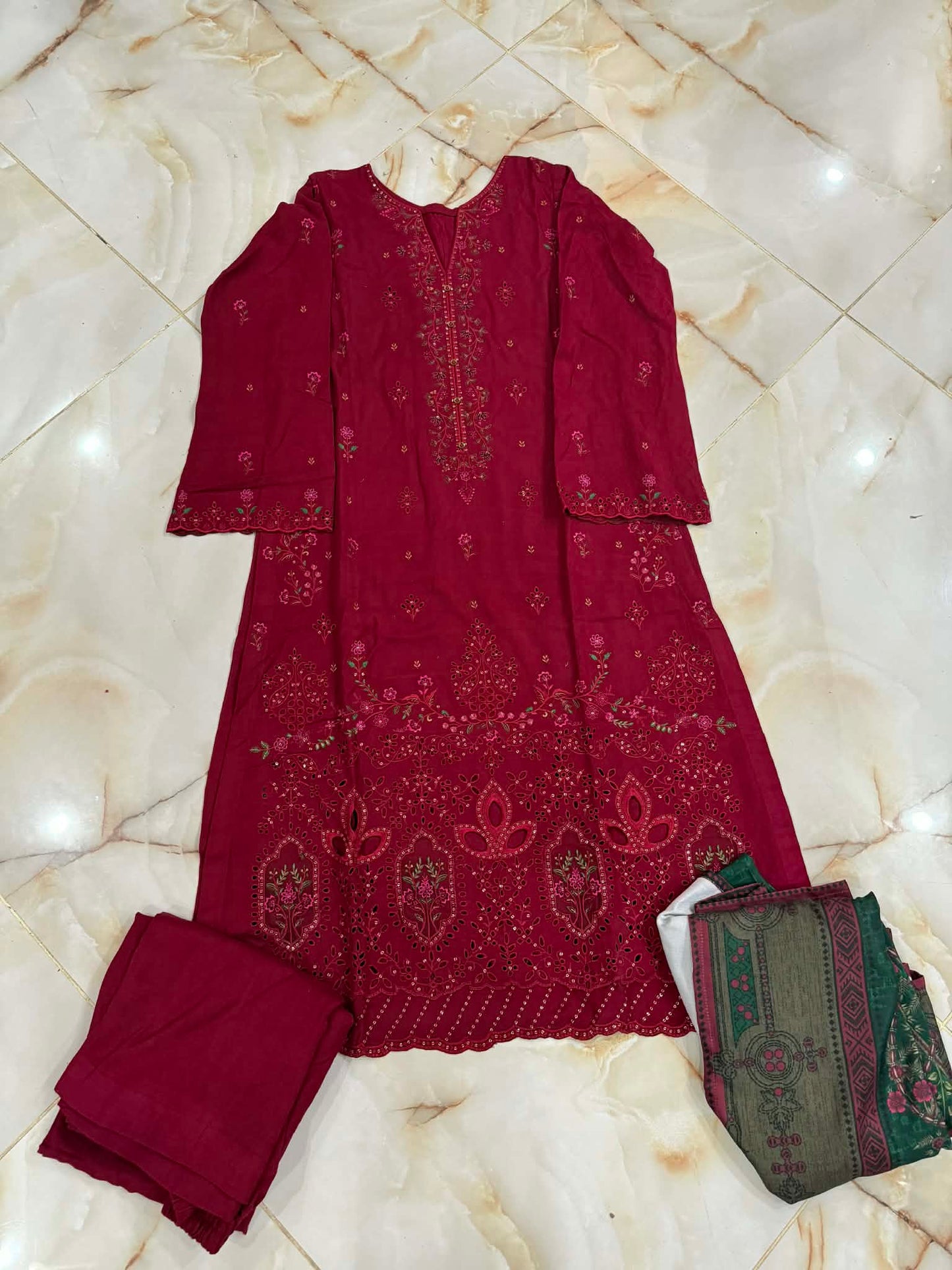 TAWAKAL 03 PC STITCH SUIT / MAROON