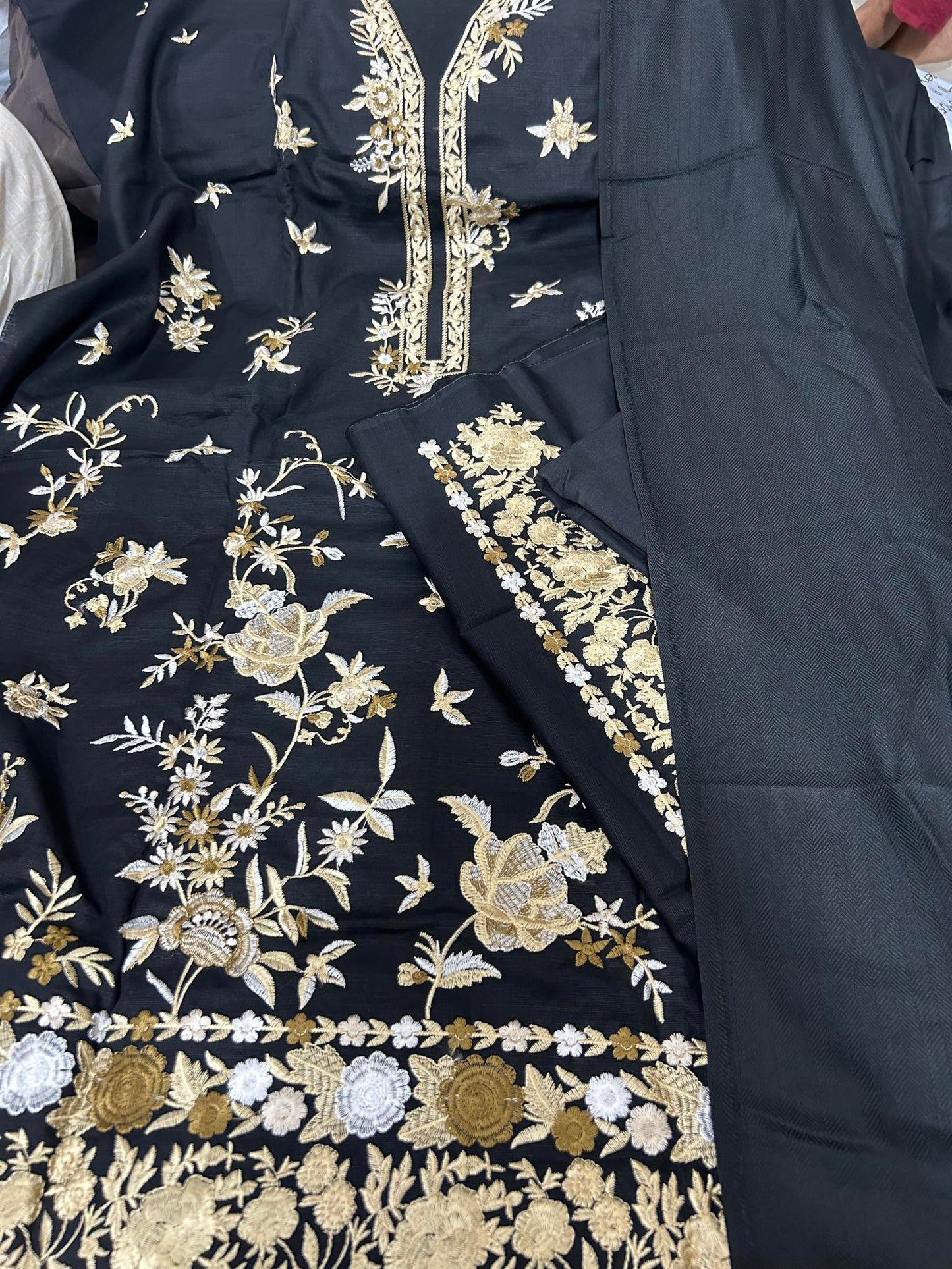 KHAADI 03 PC UNSTITCH SUIT / BLACK AND GOLDEN