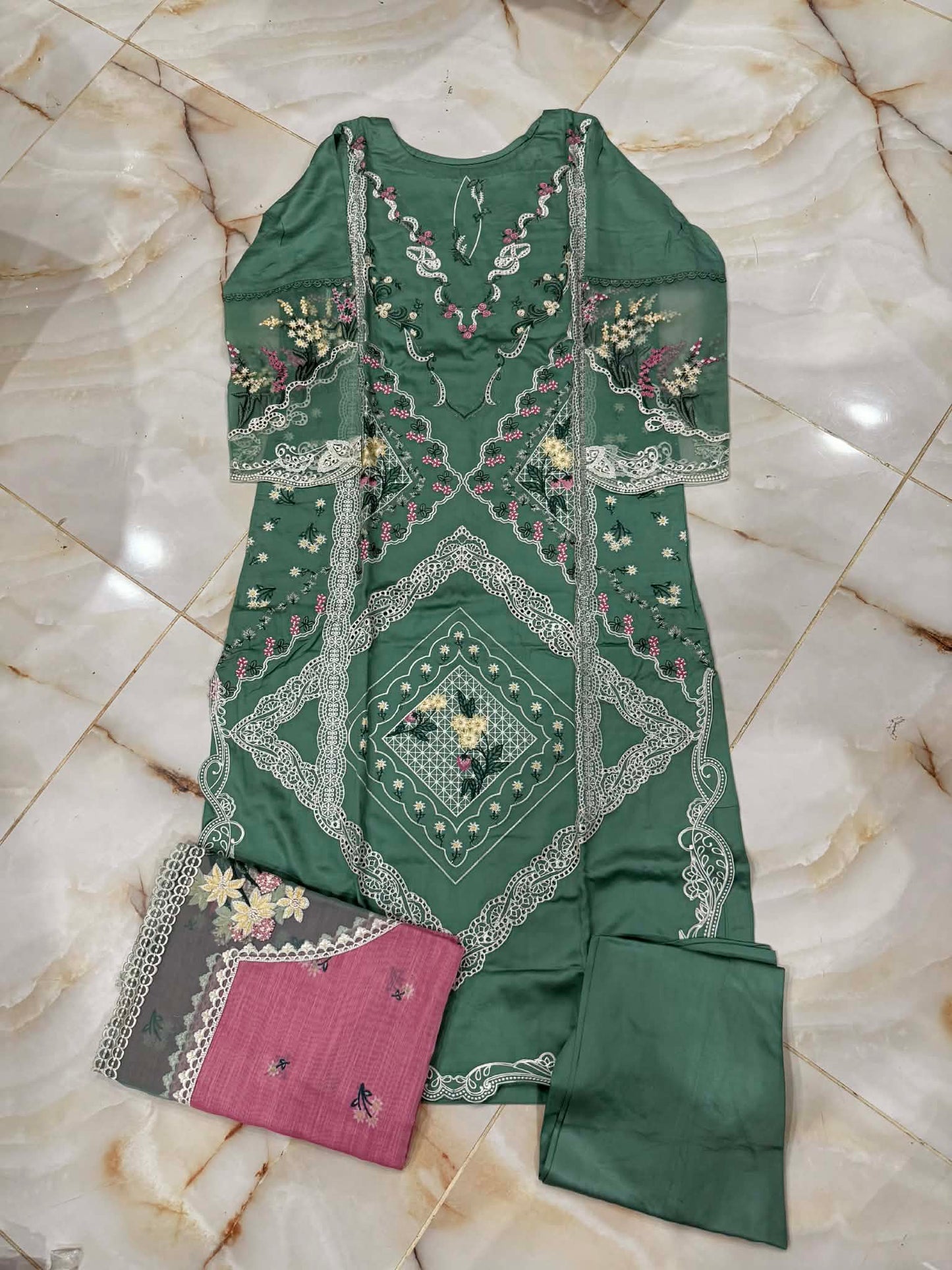 TAWAKAL 03 PC STITCH SUIT / GREEN