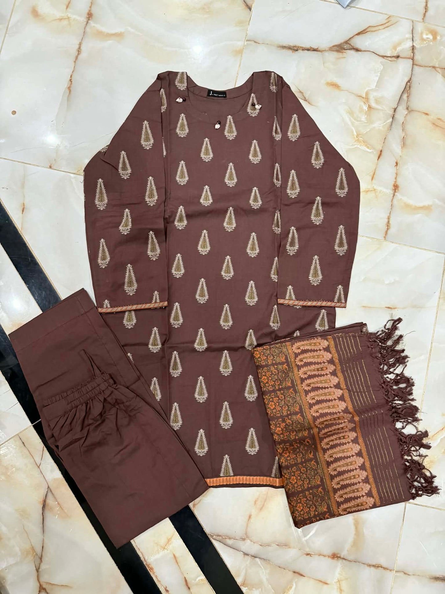 J. 03 PC STITCH SUIT / BROWN