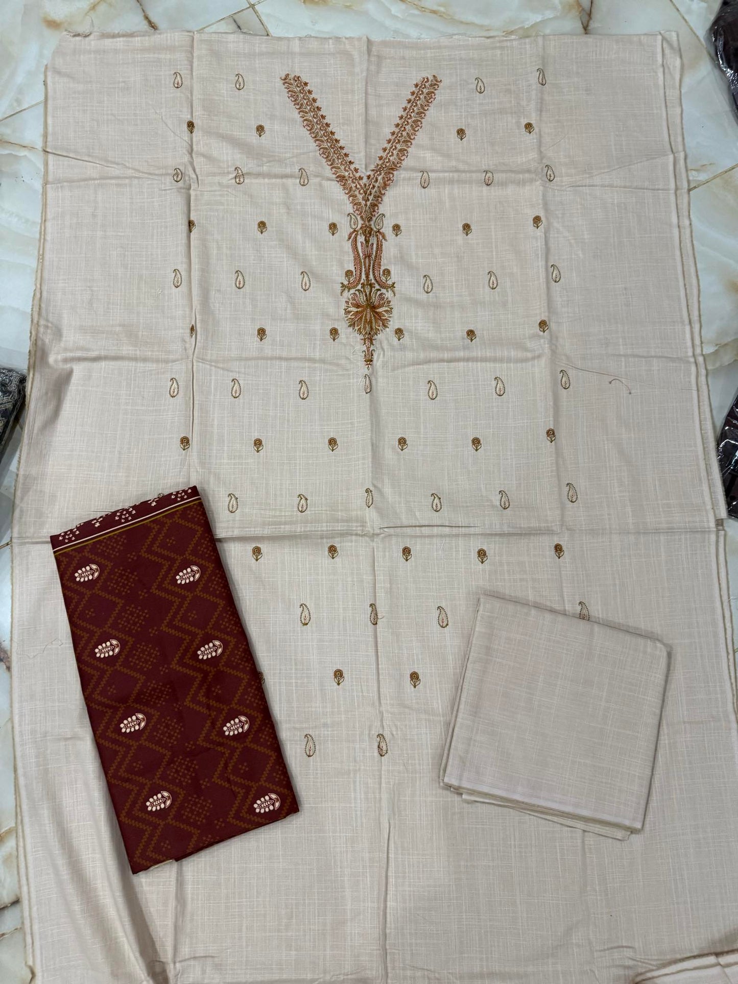 KHAADI 03 PC UNSTITCH SUIT / CREAM