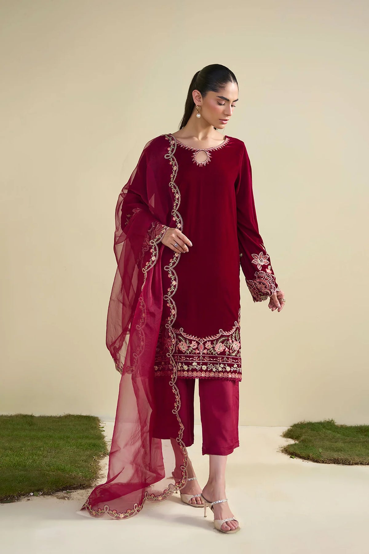 DHANAK 3PC VALVET STITCH HEAVY EMB BRIDAL SUIT