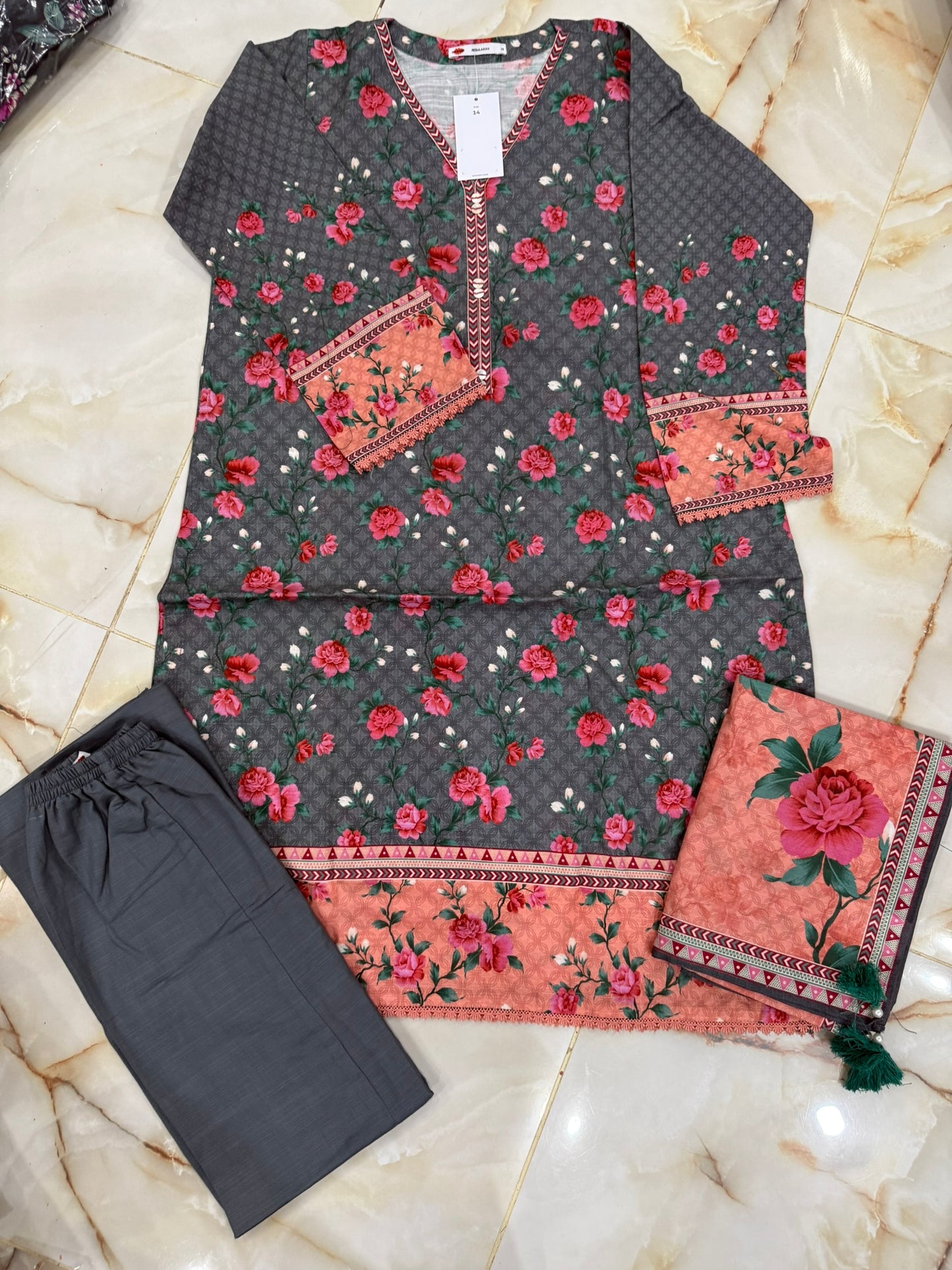 khaadi 03 pc sitch suit / grey