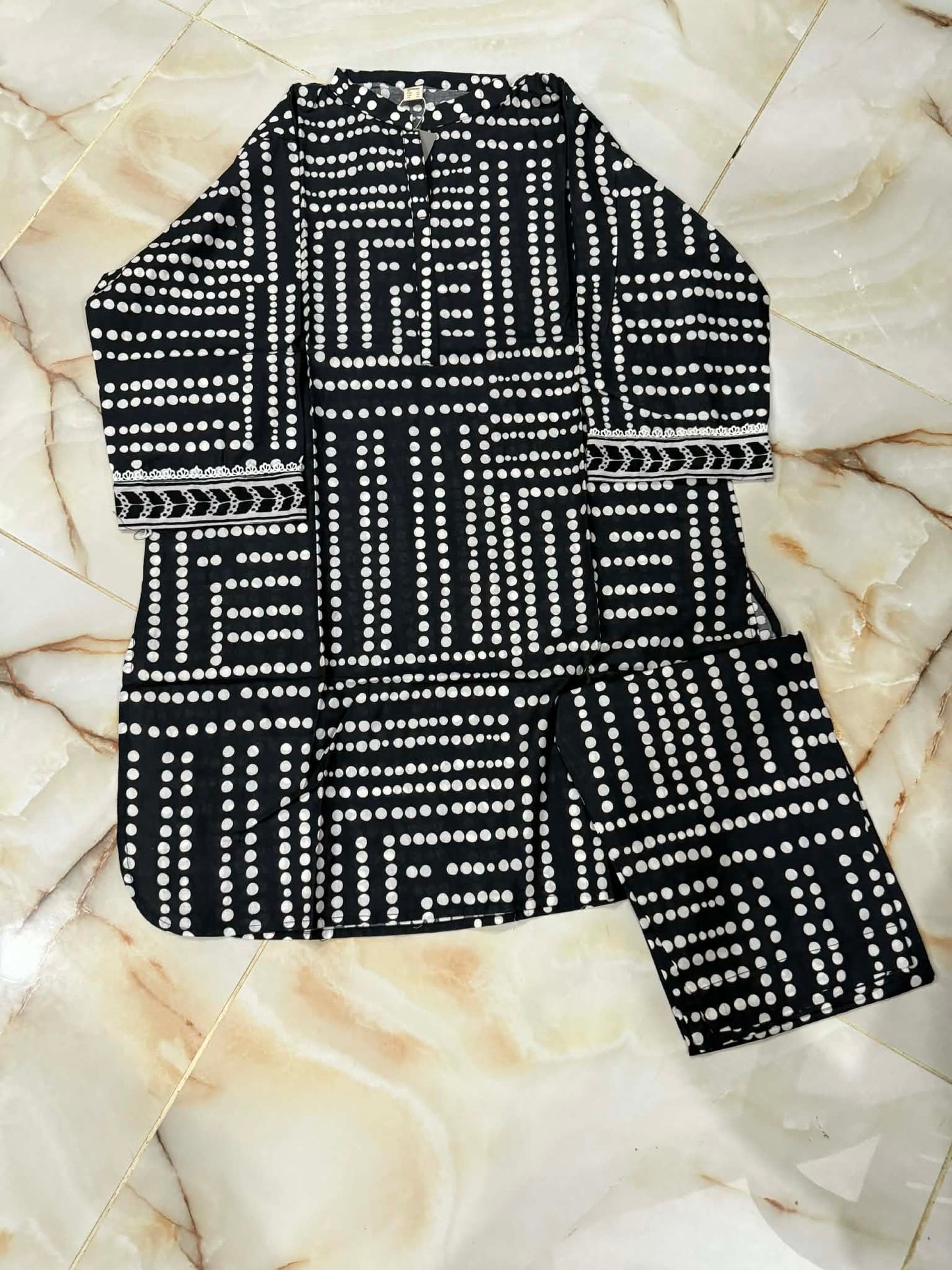 NISHAT 02 PC STITCH SUIT / BLACK