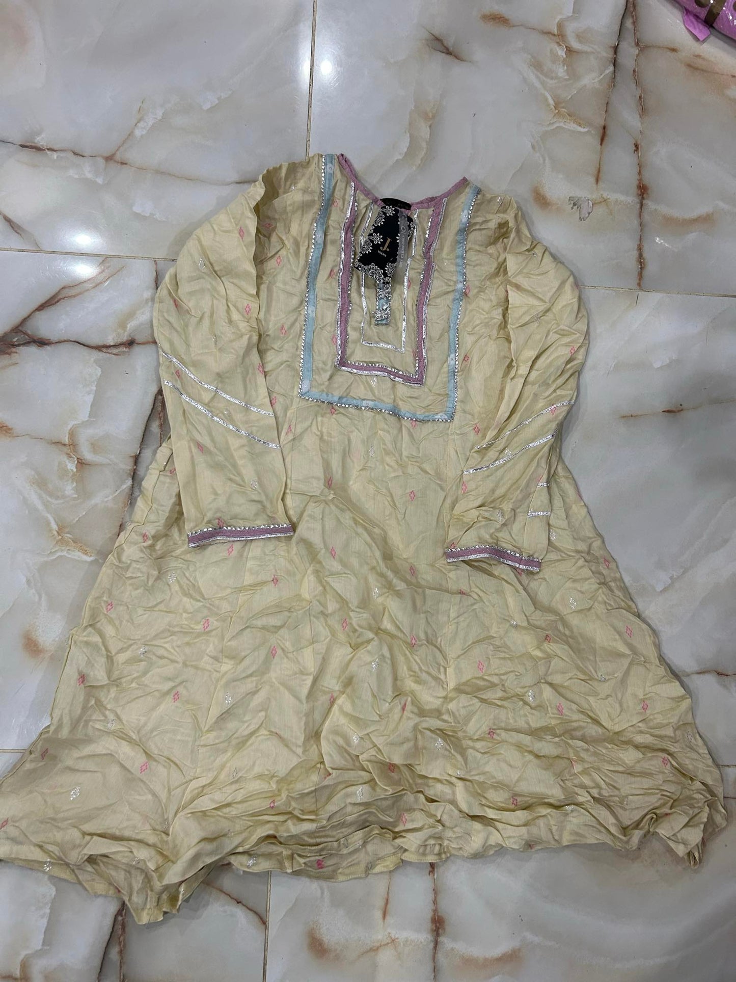 j.teens 01 pc stitch kurti / cream