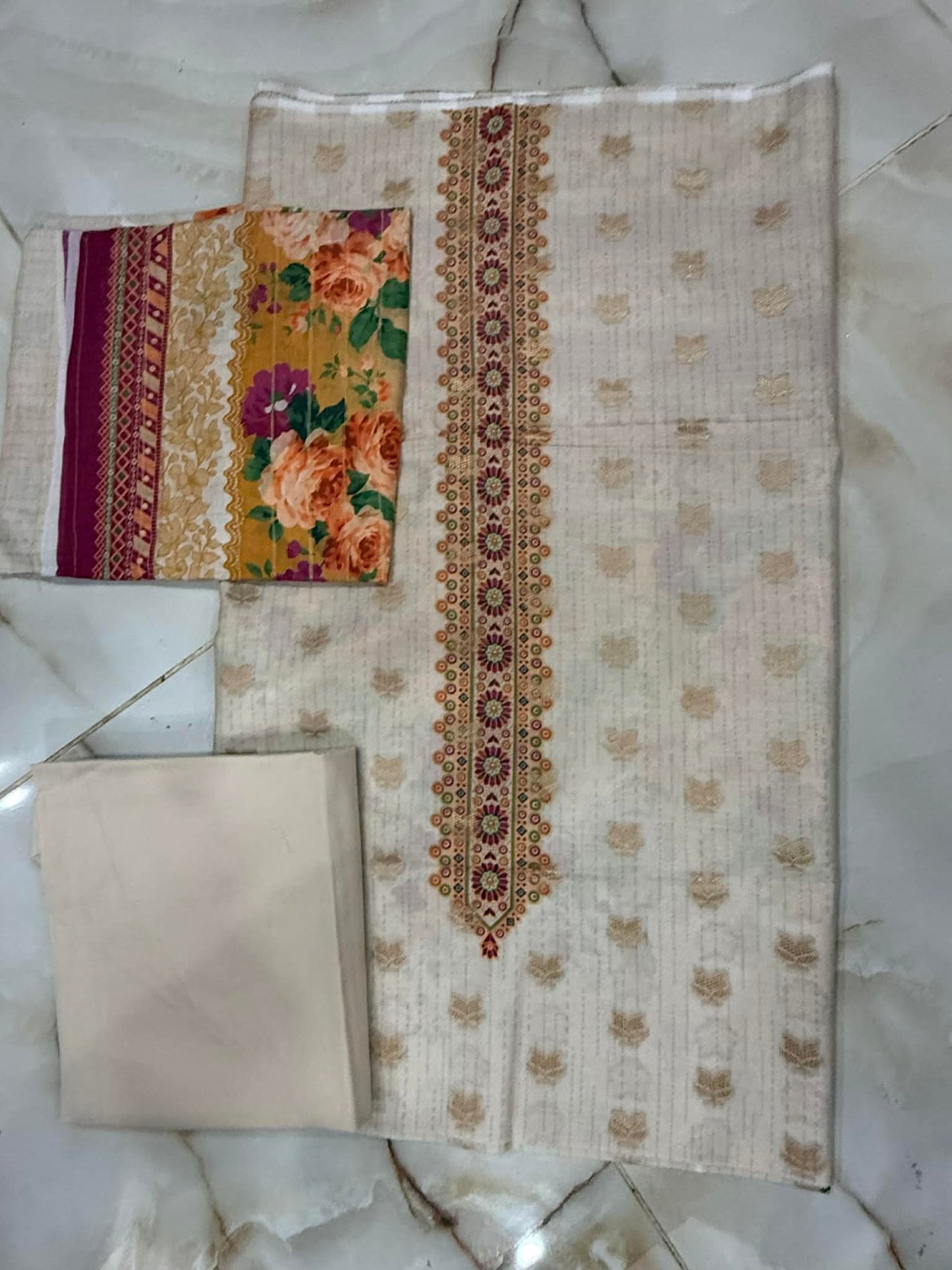 JACQAD KHAADI 03 PC UNSTITCH SUIT / OFF WHITE