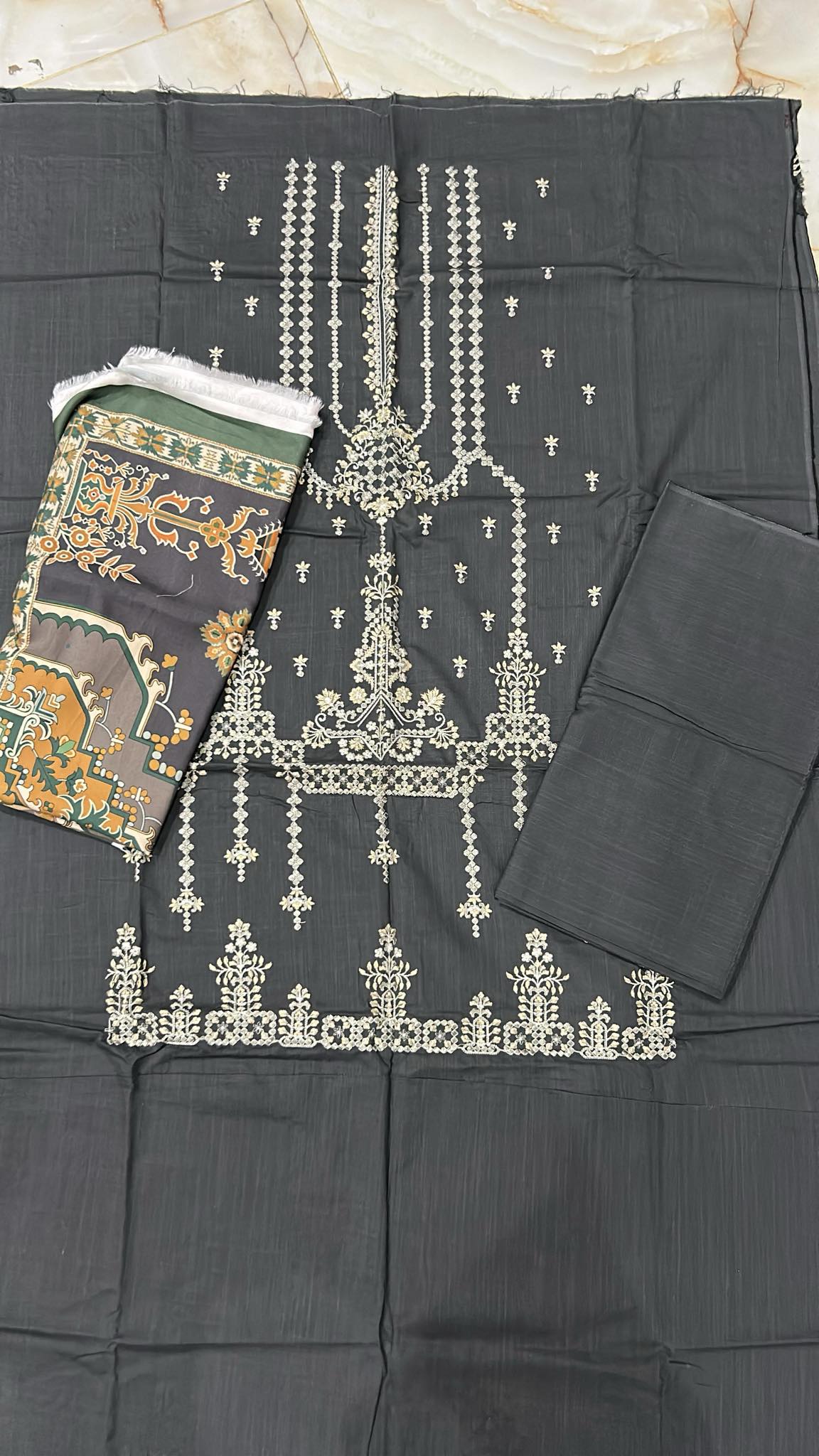 KHAADI 03 PC UNSTITCH SUIT / GREY AND SLIVER