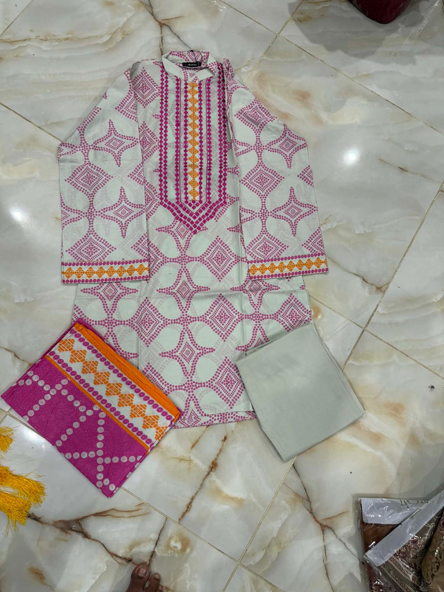 ALKARAM 03 PC STITCH SUIT / MULTI PINK
