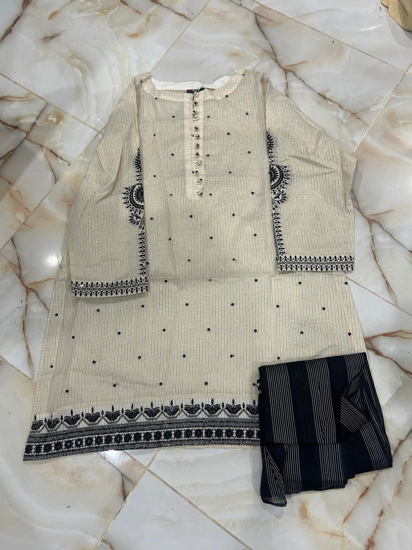 al karam 02 pc stirch suit /off white