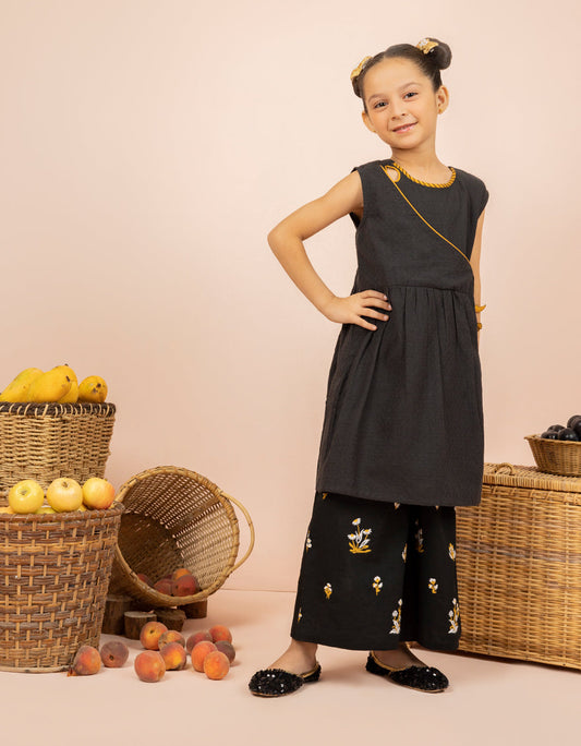 j. 01 pc stitch kurti girls / black