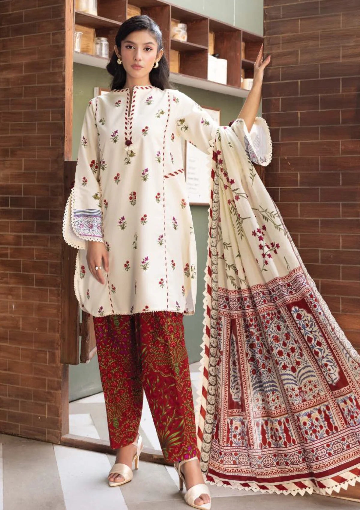 Lawn - M.Basics - Elaheh 26 - MB-ELHV4-01/UNSTITCH