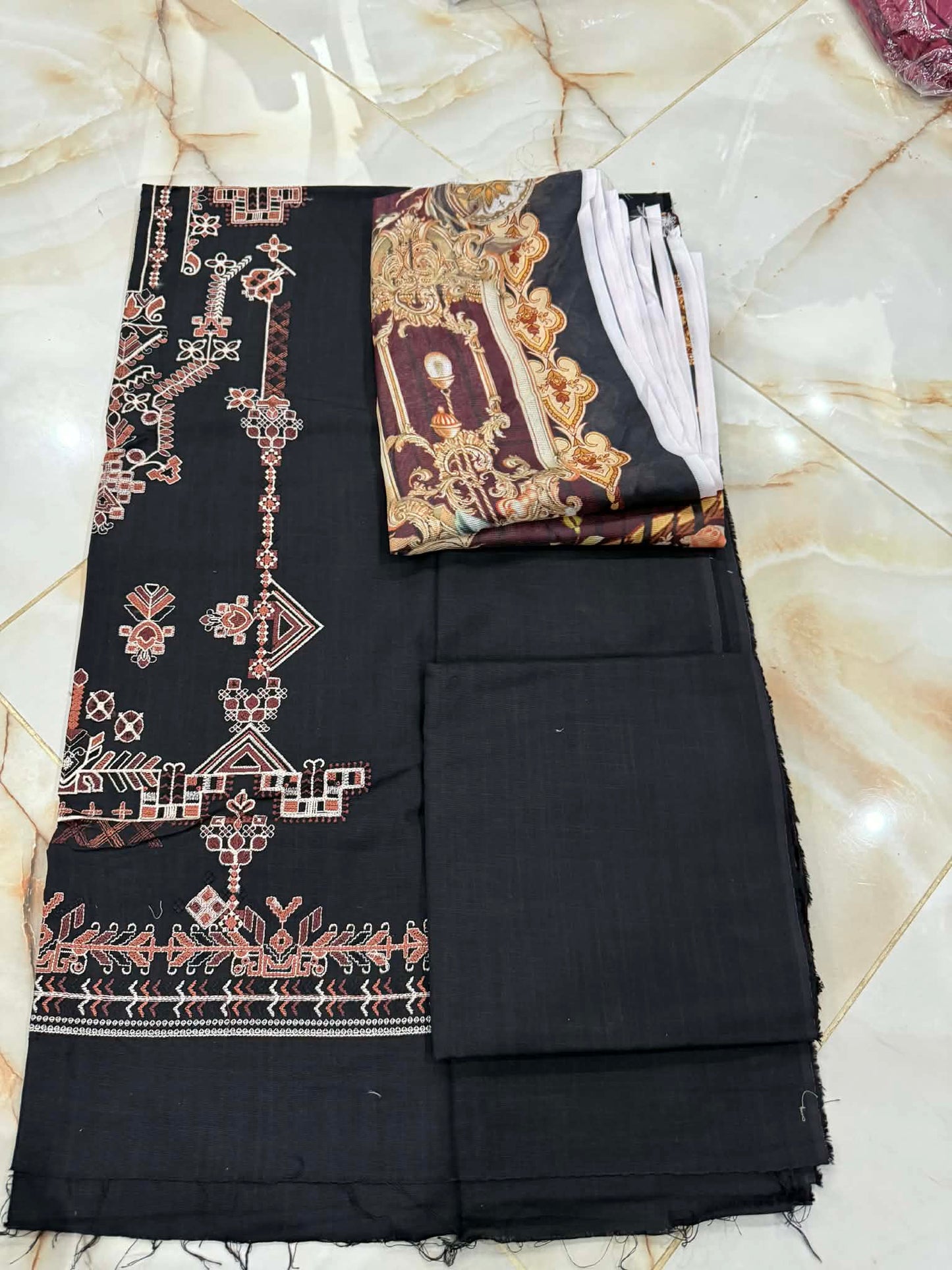 khaadi 03 pc unstitch suit / black