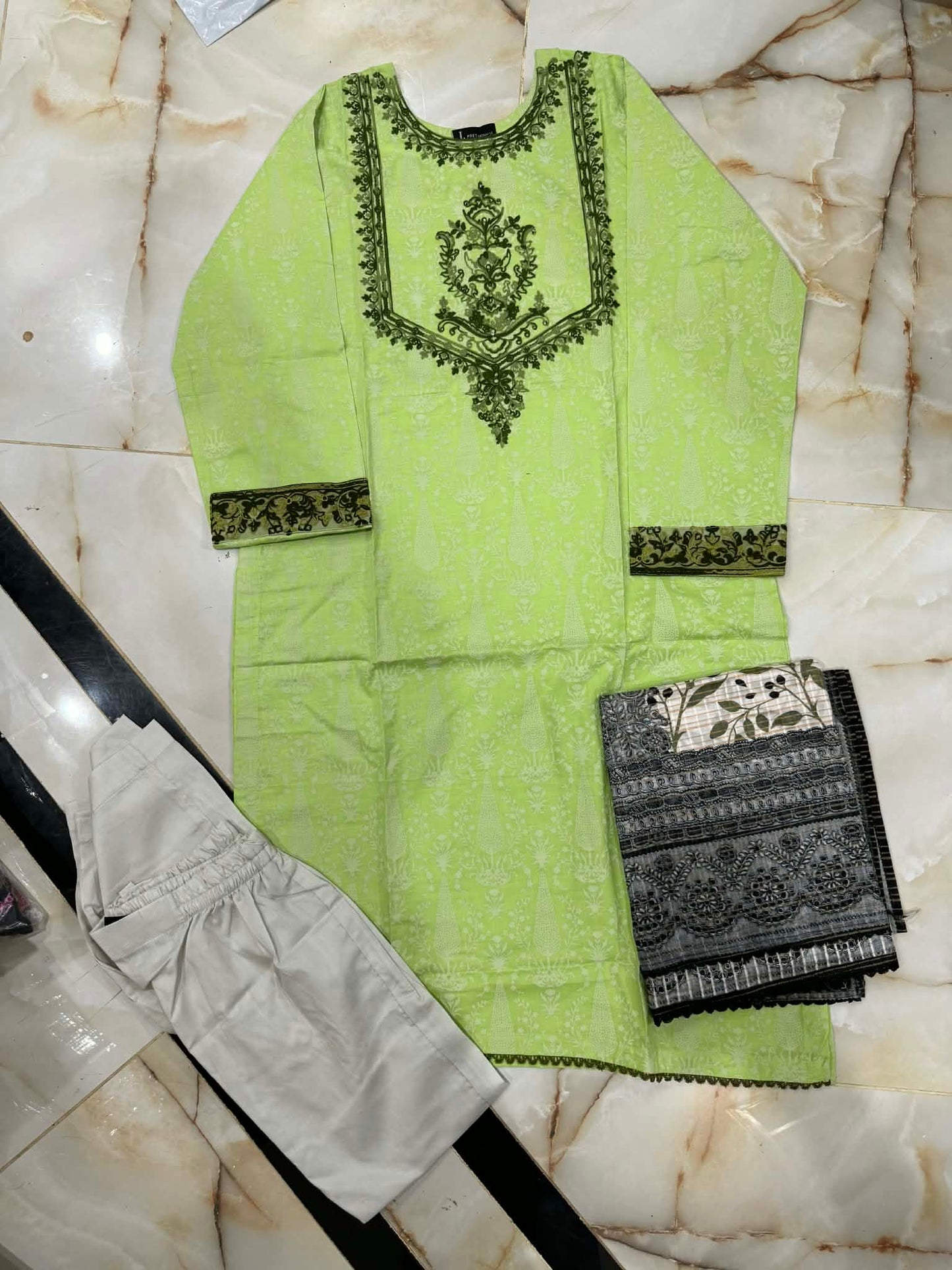 J. 03 PC STITCH SUIT / GREEN