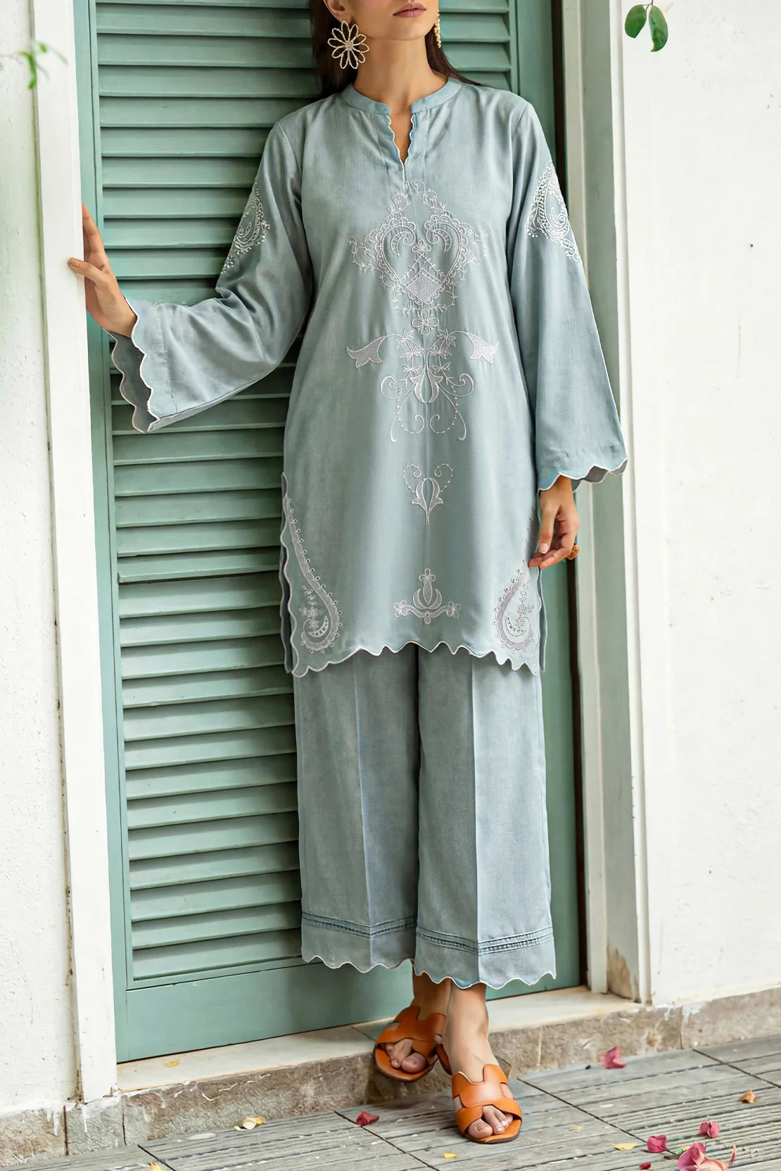 Saya 2pc stitch emb