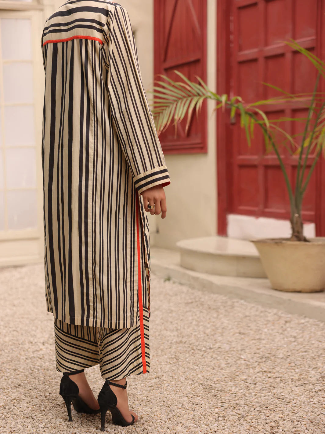 ALMIRA 02 PC STITCH