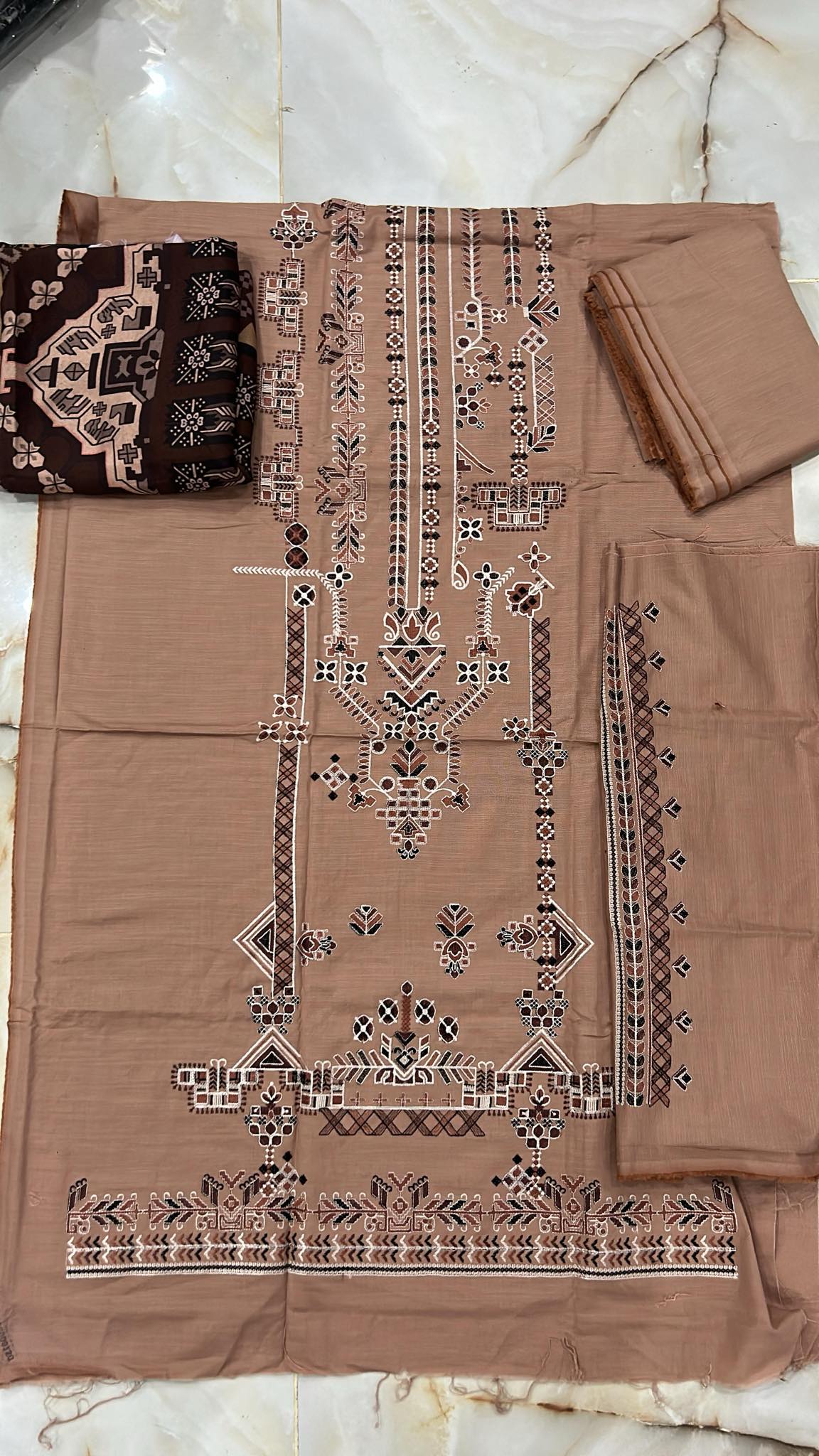 khaadi 03 pc unstitch suit/ light brown