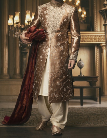 J. MENS SHERWANI /GOLD